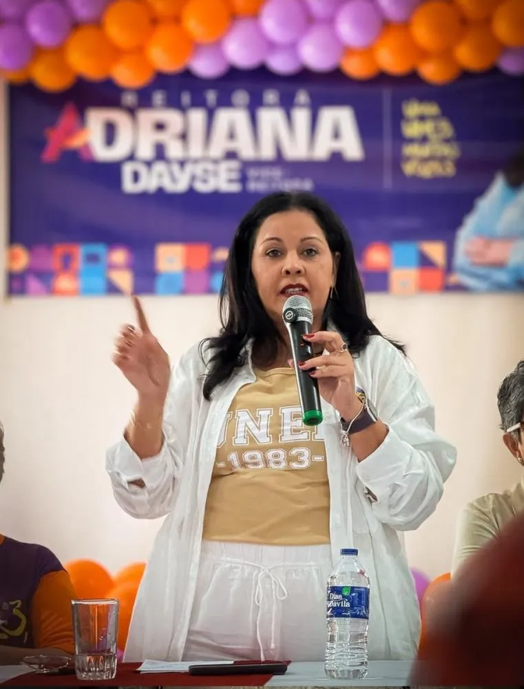 UNEB Alagoinhas recebe a Reitora Adriana Marmori em campanha para reeleição