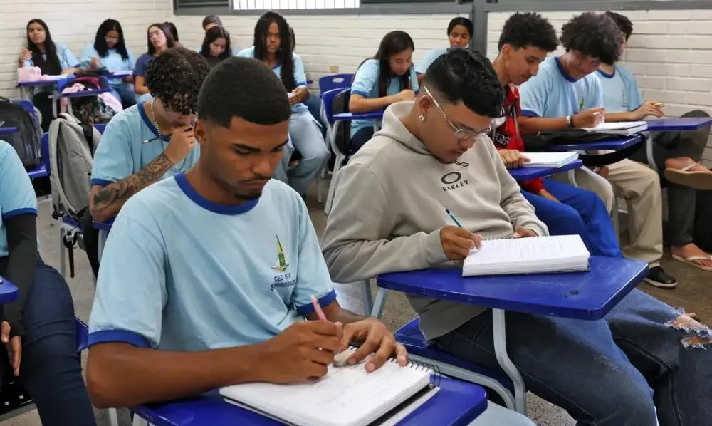 MEC inicia pagamento da 7ª parcela do Pé-de-Meia 2025 para 3,4 milhões de estudantes