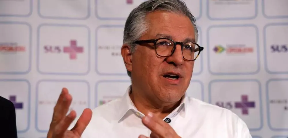 “Número de casos suspeitos deve aumentar”, diz Padilha sobre intoxicações por metanol