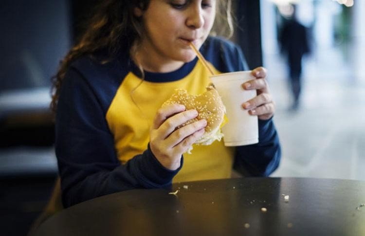 Ministério da saúde lança campanha para prevenir a obesidade infantil