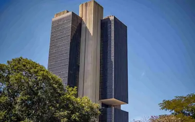 O crescimento econômico do país está comprometido pelo Banco Central