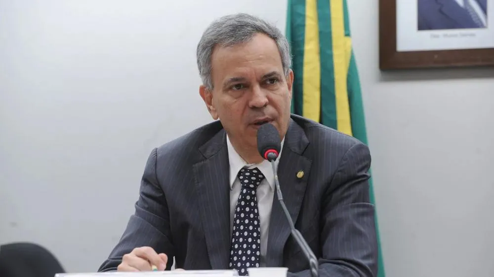 Operação Overclean: PF faz busca em apartamento funcional de Félix Mendonça Júnior e STF bloqueia R$ 24 milhões