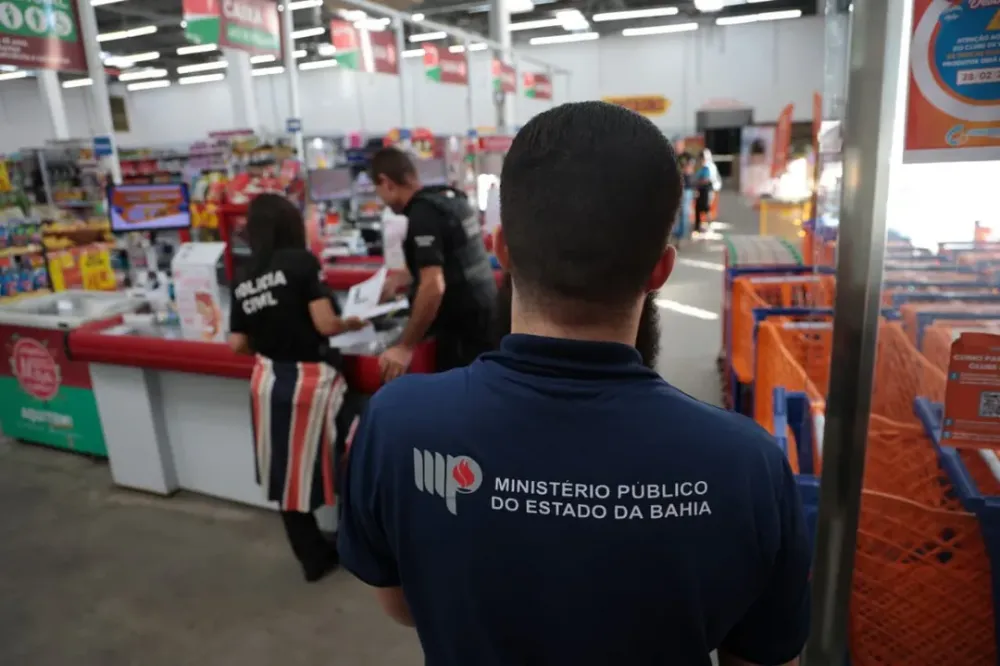 Alagoinhas amanheceu com a visita da Força-Tarefa de combate à sonegação fiscal, com direito a prisão de conhecido empresário local