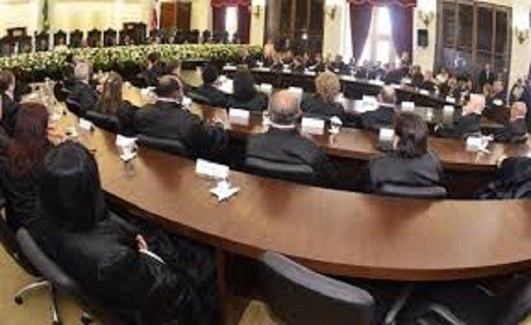 Afastados, magistrados são proibidos de usar serviços e veículos do TJ-BA