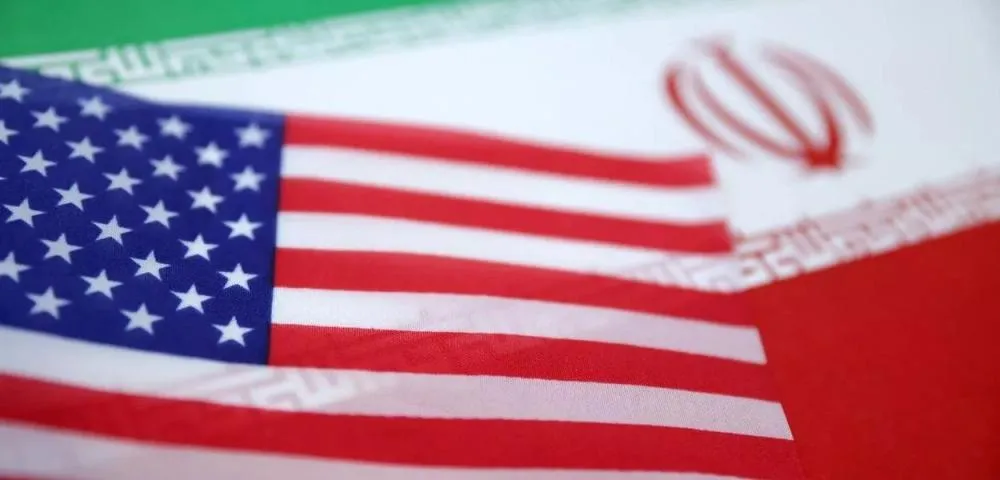 Imagem ilustrativa de bandeiras dos EUA e do Irã - 18/06/2025 (Foto: REUTERS/Dado Ruvic)
