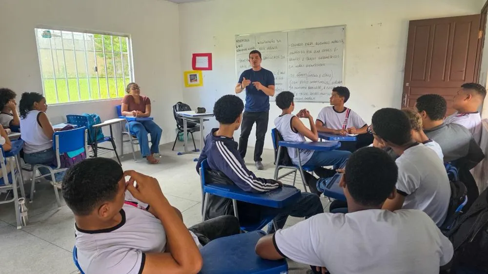 Prefeitura de Alagoinhas cumpre compromisso com o piso nacional aos professores