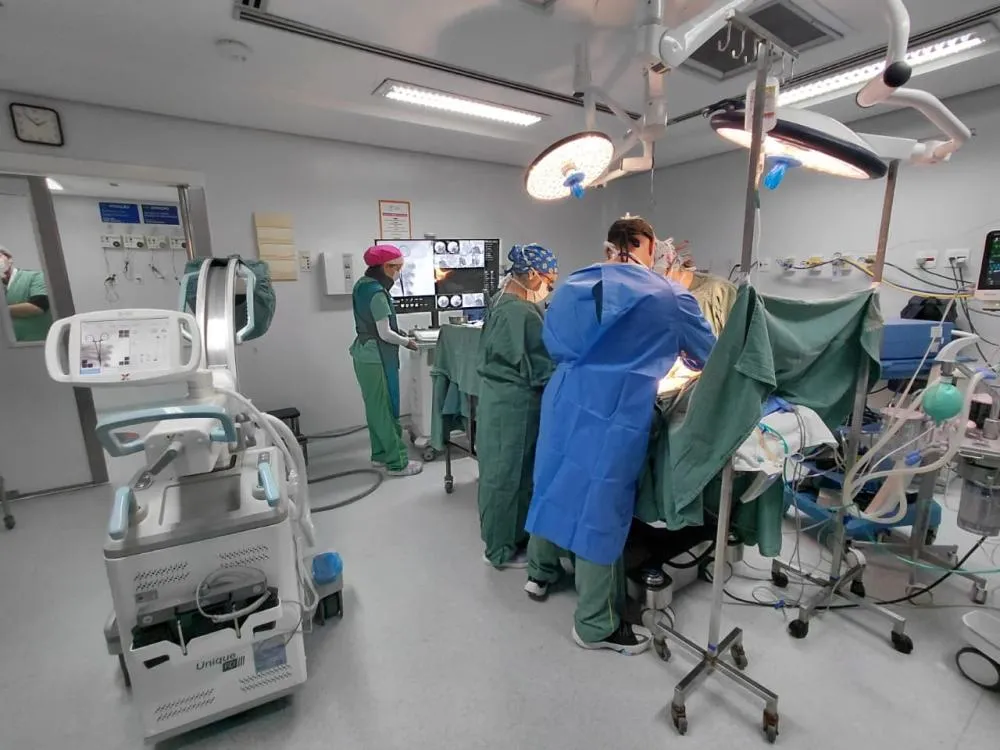 Através do Programa AGORA TEM ESPECIALISTAS (MS), o Hospital Dantas Bião (Alagoinhas) recebeu equipamentos cirúrgicos