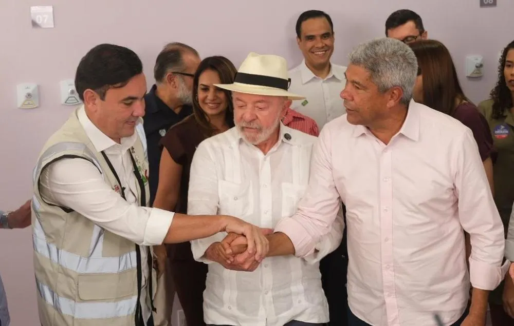 Gustavo Carmo celebra entrega de hospital em Alagoinhas e reforça parceria com governos federal e estadual