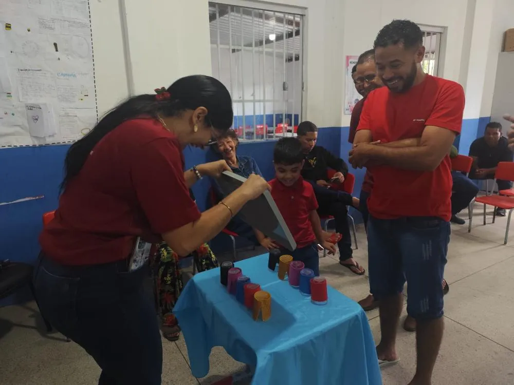 Roda de conversa em escola de Alagoinhas destaca papel da família no desenvolvimento dos estudantes