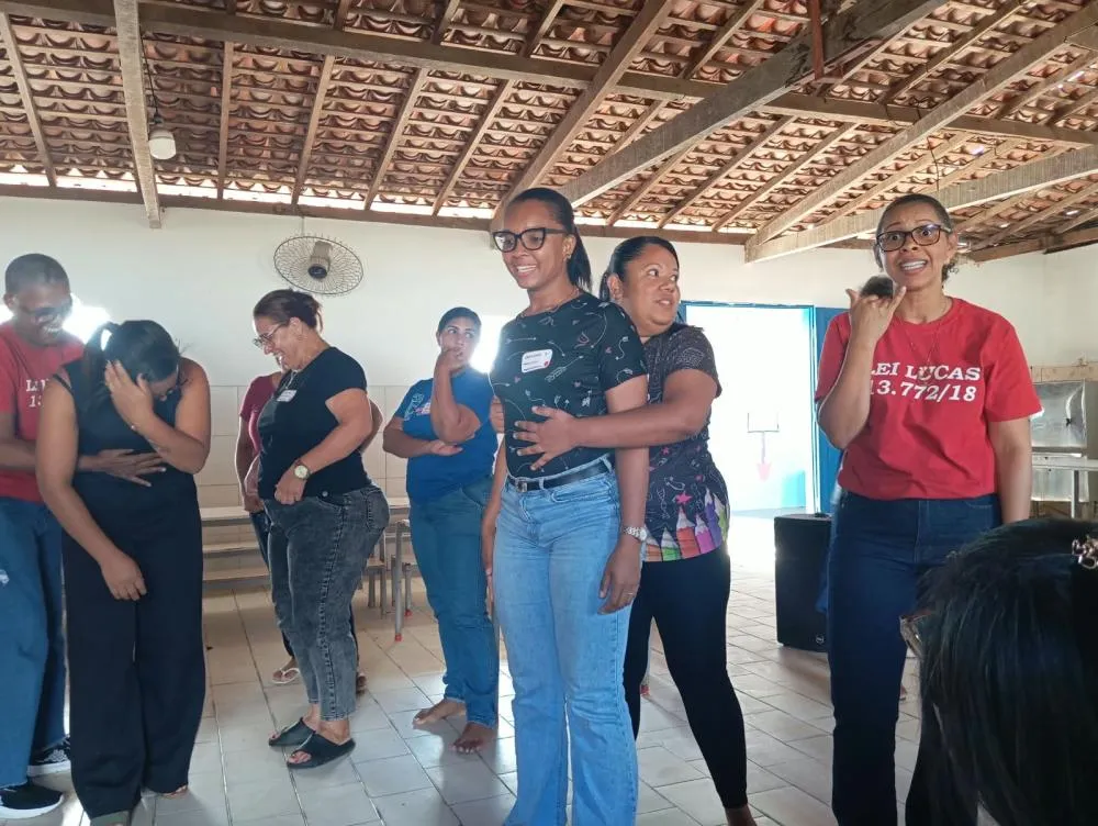 Profissionais da ECNE recebem treinamento em primeiros socorros pelo Educa SAMU