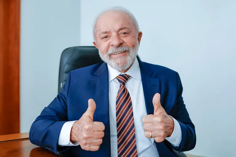 Aniversário de Lula é marcado por reeleição inédita na história política brasileira