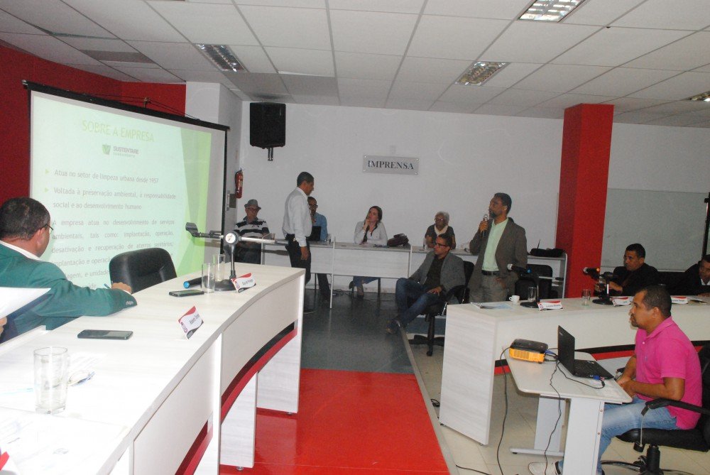 Câmara Municipal teve, ontem, uma sessão bem animada.