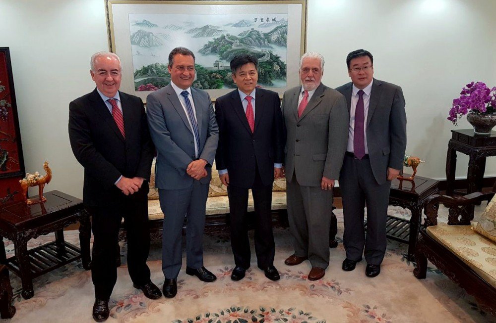 Rui se reúne com chineses em Brasília: 