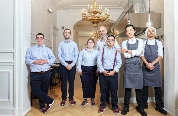 Restaurante que emprega funcionários com Down é o mais bem avaliado de Bruxelas