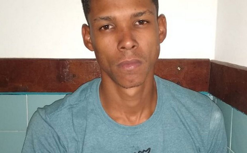 Homem acusado de matar a ex-namorada a facadas é solto em Camaçari