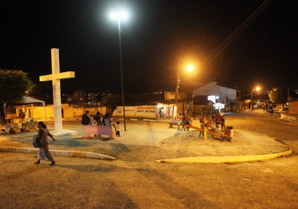 SESEP realiza operação Banho de Luz e recuperação de praça no Santo Antônio