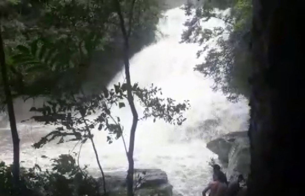 Cabeça d'água em cachoeira de MG fez três vítimas da mesma família