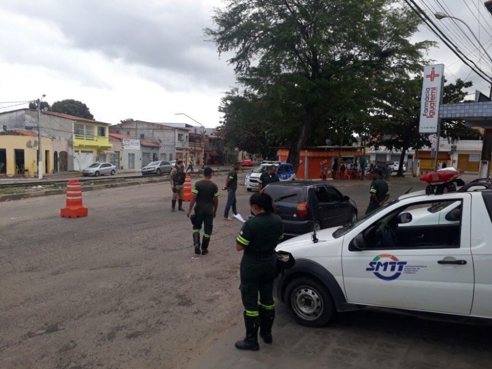 SMTT e 4º BPM realizam abordagem conjunta no Barreiro e Santa Terezinha