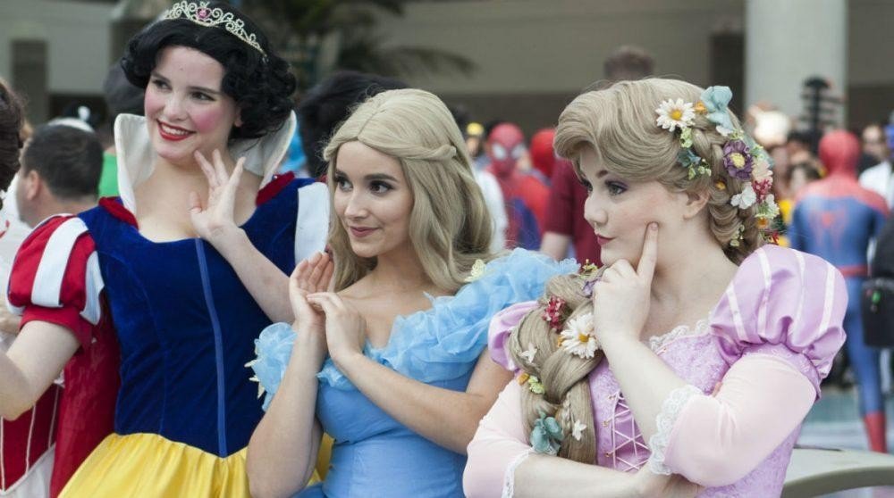 Mãe busca babá pra trabalhar vestida de princesa e o salário é de R$17 mil!