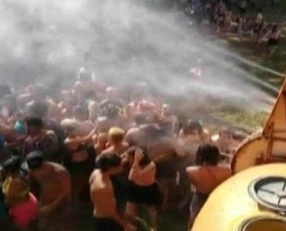 Água usada em rave é analisada após pessoas passarem mal