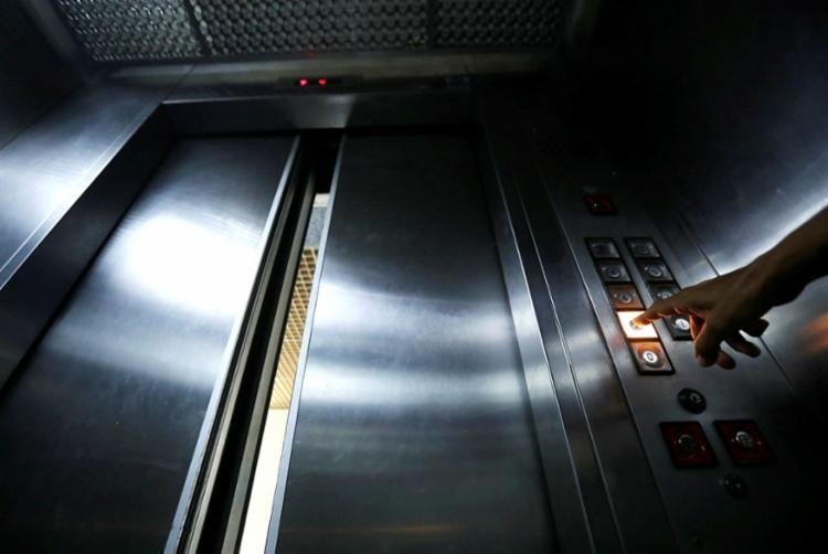 Acidente acende alerta para cuidados com elevadores