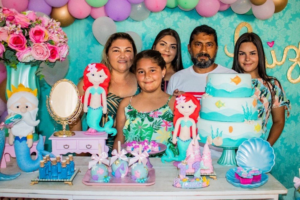 Morre garota que estava internada após acidente em MG; pais e irmãs também morreram