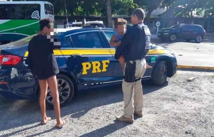 Criança de dois anos é resgatada após ser raptada por adolescente