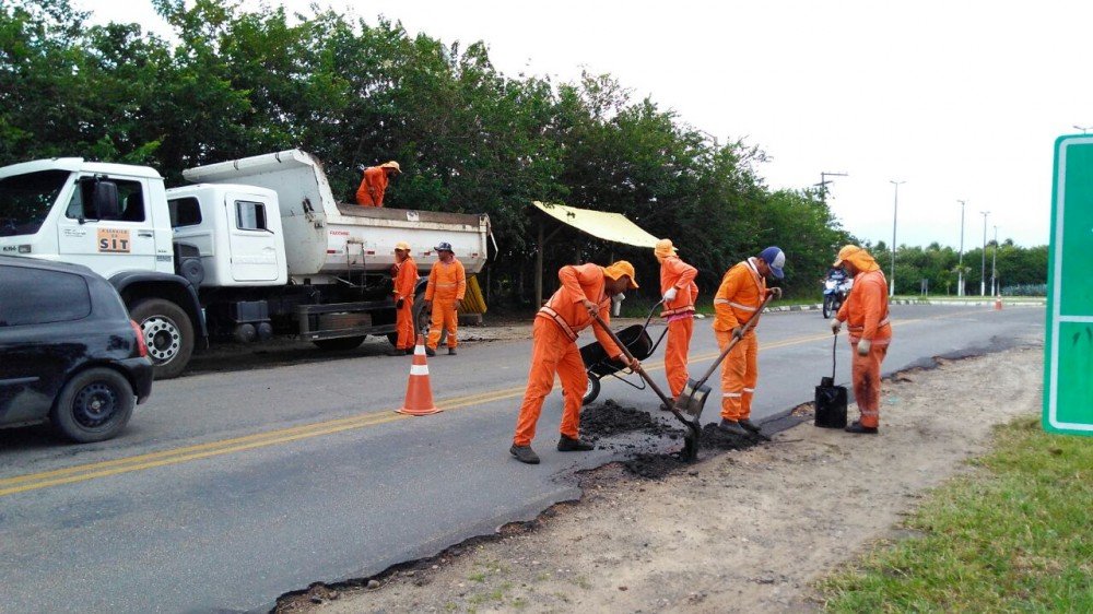 Governo inicia recuperação emergencial da estrada entre Conde e Esplanada