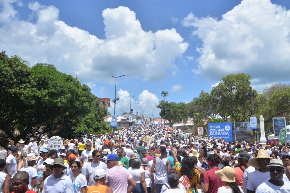 Homem é esfaqueado durante a Lavagem do Bonfim e suspeito é preso