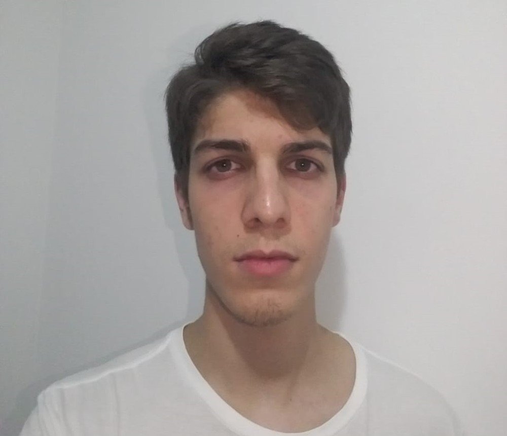 Dono da única redação nota mil do Enem na Bahia, jovem de 19 anos sonha em estudar medicina na Uesb