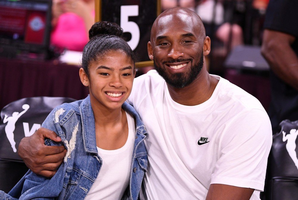 Áudios de operadores de torres de controle com piloto de helicóptero de Kobe Bryant são divulgados