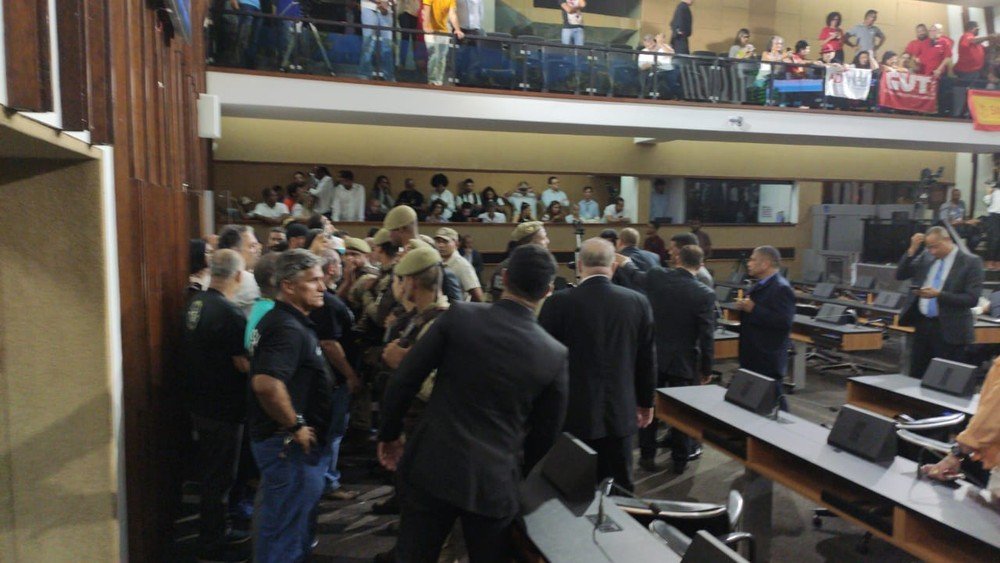 Reforma da Previdência estadual é aprovada na Bahia após invasão de manifestantes