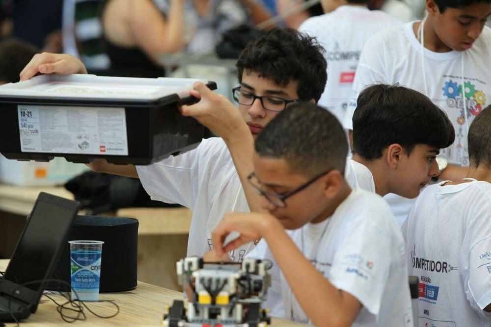 Participantes têm 48 horas para criar soluções inovadoras no Hackathon