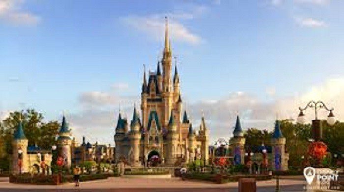 Após polêmica, empresa sorteia viagem à Disney para empregadas domésticas e recebe 5 mil inscrições