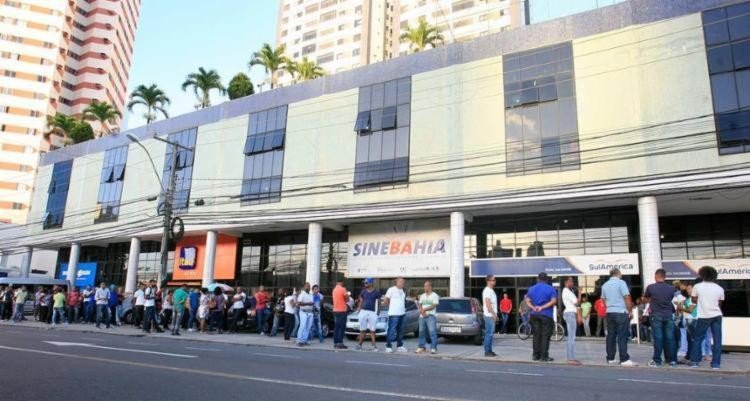 Assalto é registrado na Avenida ACM, próximo ao Sinebahia