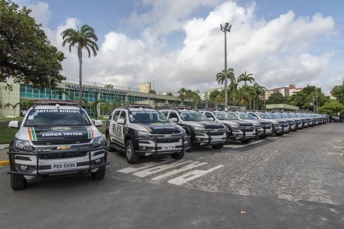 Policiais em mais de dez estados pressionam por aumentos salariais