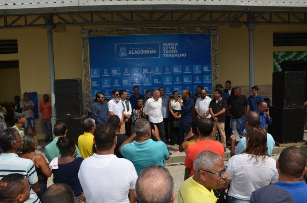 Prefeito inaugura Estação de Transporte Alternativo