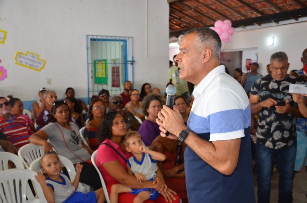Joaquim Neto entrega mais uma escola reformada e ampliada
