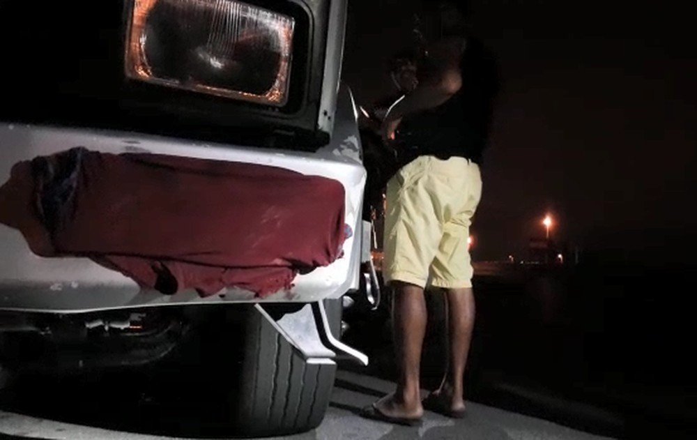 Motorista cobre placa com cueca para tentar 'furar' pedágio