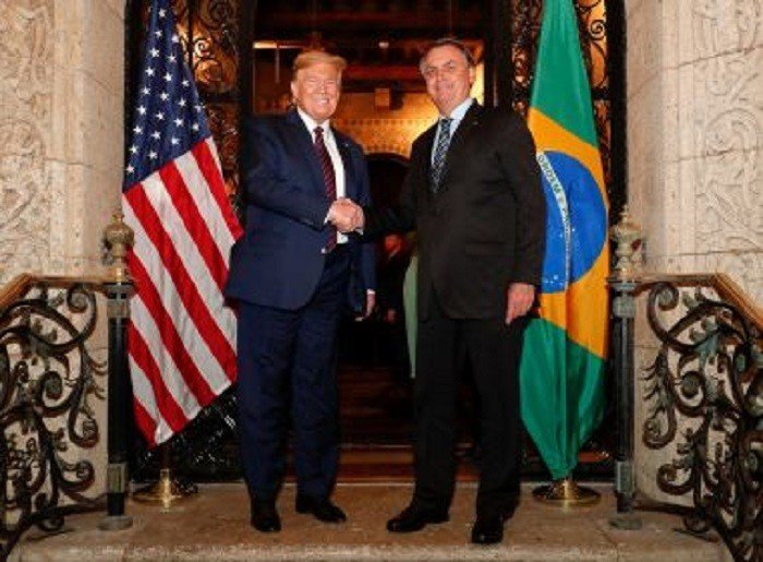 Trump afirma não estar preocupado que Bolsonaro seja monitorado por coronavírus