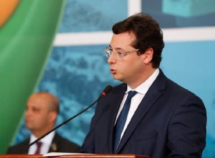 Secretário de Bolsonaro testa positivo para coronavírus; presidente é monitorado