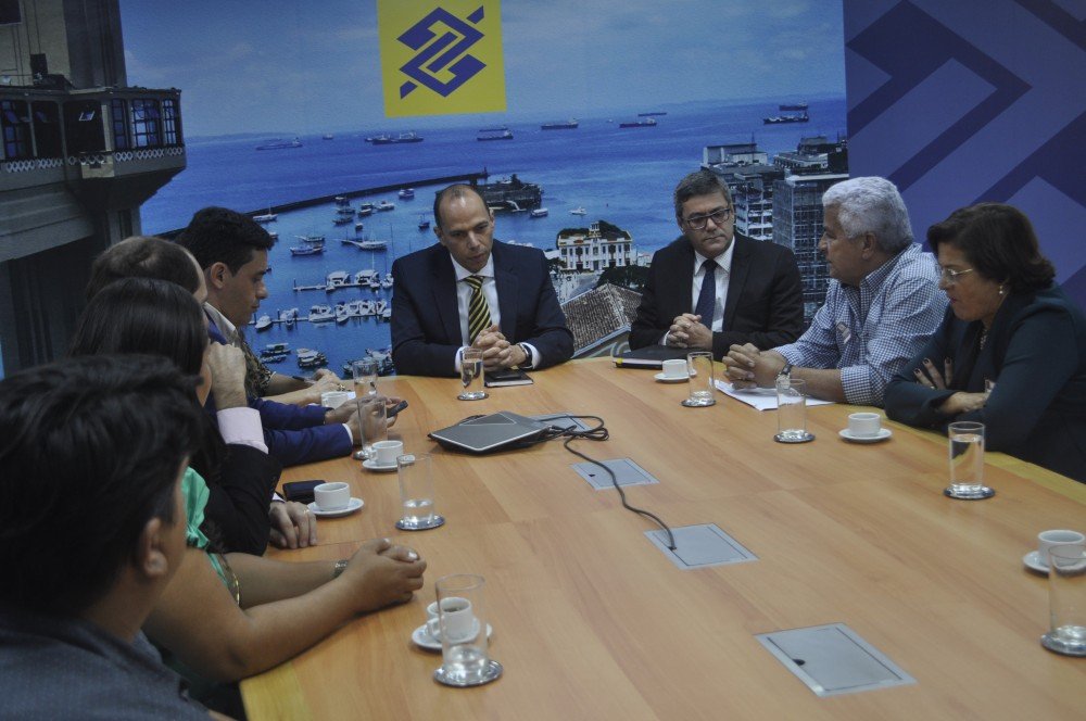 Prefeito Nena se reúne com superintendente do Banco do Brasil e garante reabertura da agência de Inhambupe