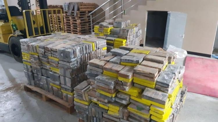 Camaçari - PF e PM fazem maior apreensão de cocaína da Bahia