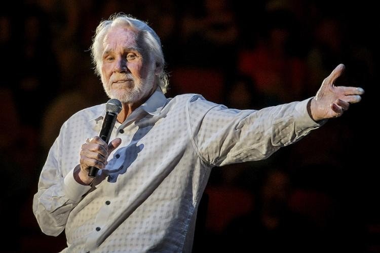 Morre Kenny Rogers, ícone da música country