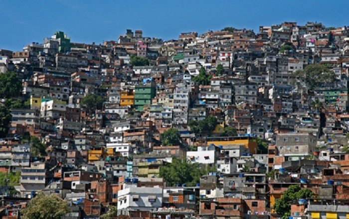 Favelas se organizam para conter coronavírus em comunidades de SP