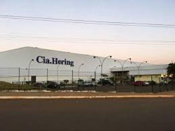 Cia. Hering decide fechar todas as lojas próprias e recomenda o mesmo para rede