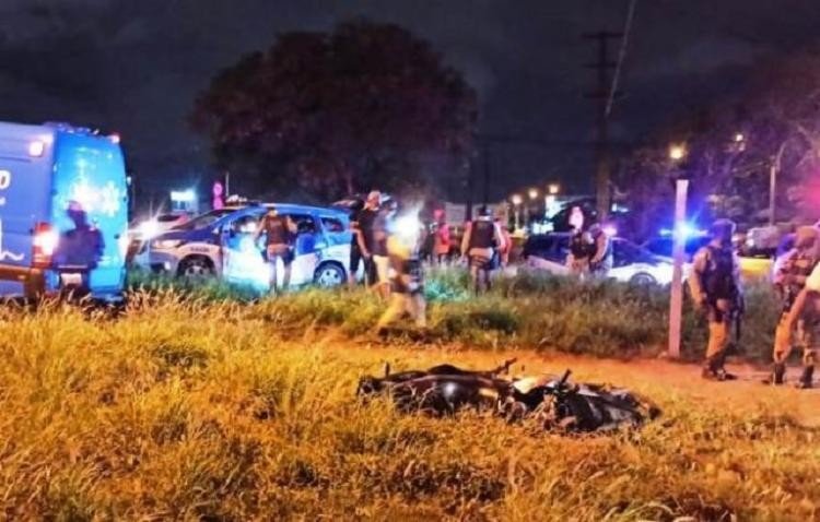 Policial militar morre após viatura capotar em Feira de Santana