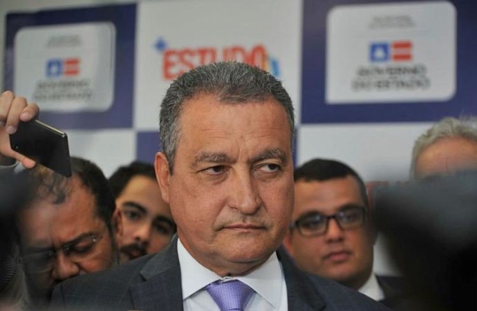 Justiça proíbe governo de medir temperatura de passageiros; Rui promete recorrer