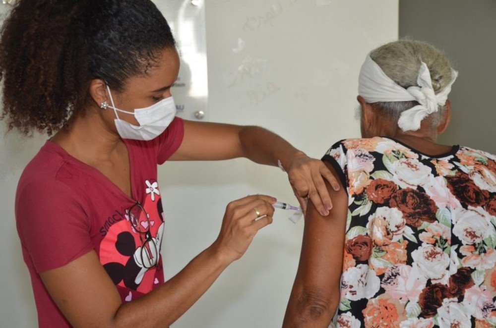 Prefeitura informa que vacinas contra a Influenza estão chegando de forma fracionada ao município