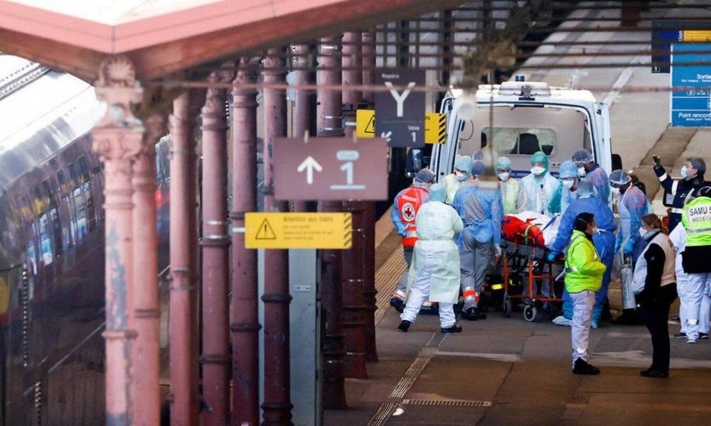 França transforma trem-bala em ambulância para transportar doentes do coronavírus